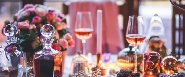 dinner-meal-table-wine-600x250